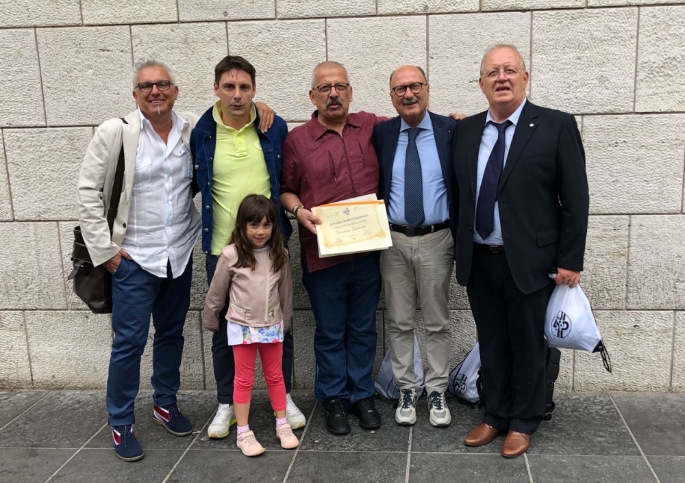 Con il presidente Filippo Berti, la mascotte Viola e i dirigenti regionali Borsetto, Ruzza e Zanon.